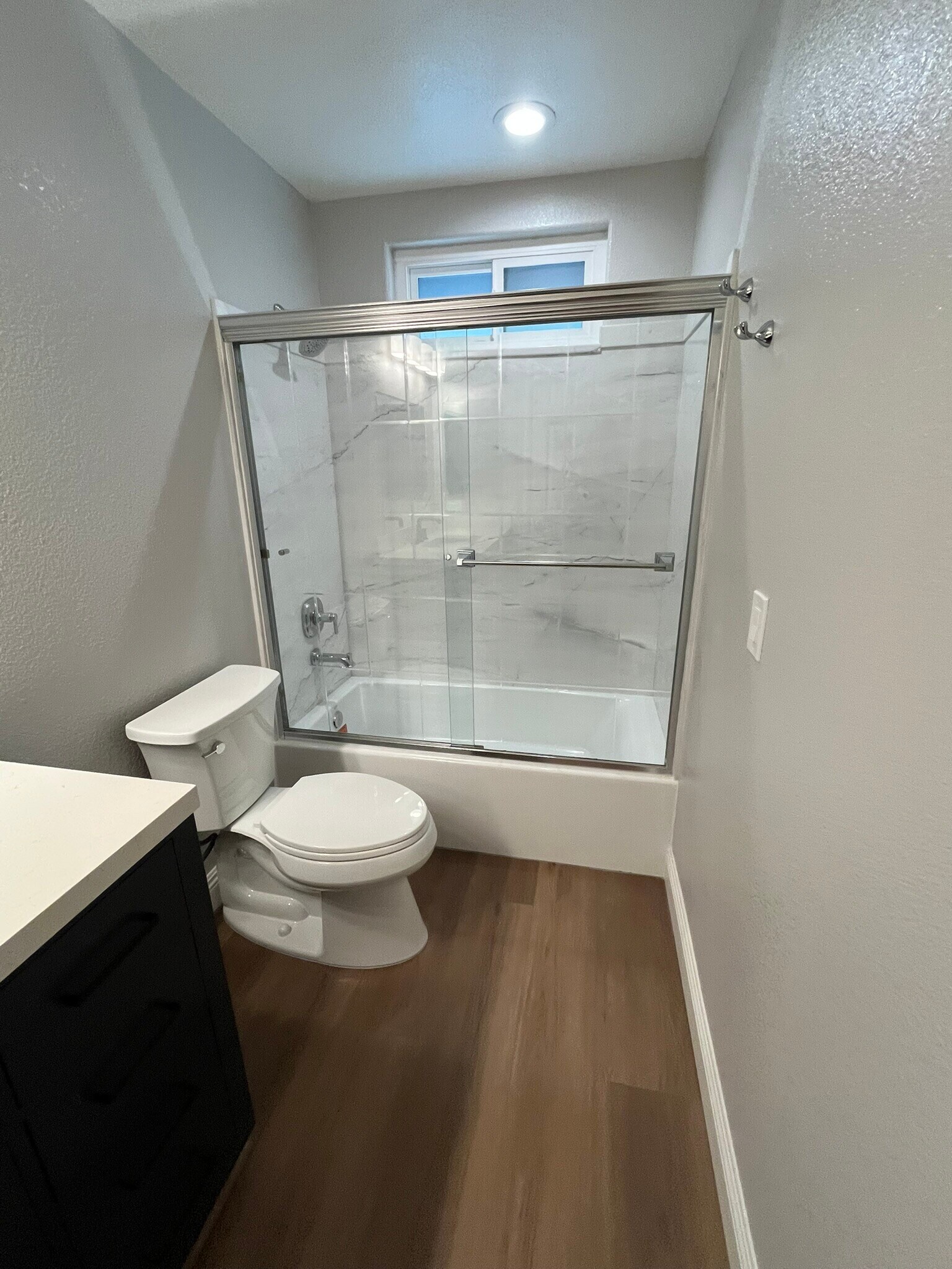 Hallway bathroom with shower and tub - 16274 Avenida Venusto