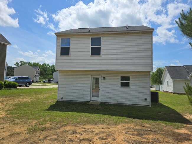 Building Photo - New Listing!