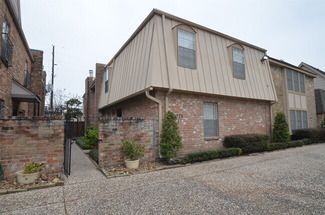 Building Photo - 5524 Beverly Hill St