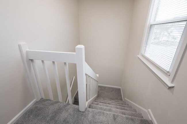 Building Photo - Newly Renovated 3 Bedrooms 2.5 Bathroom Home