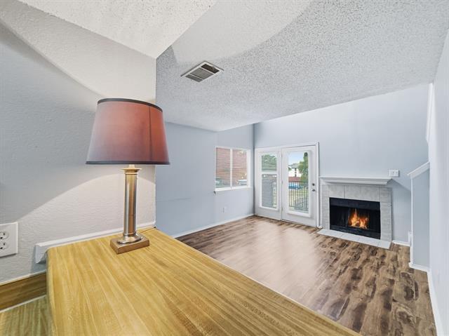 Building Photo - 9835 Walnut St