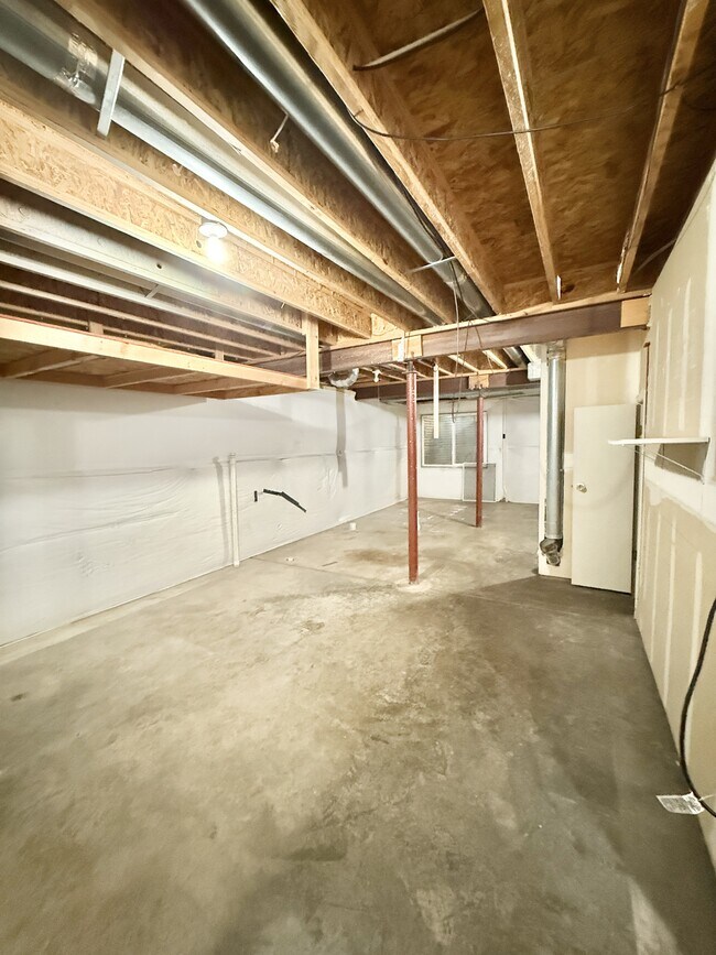 Building Photo - 4527 Starflower Dr