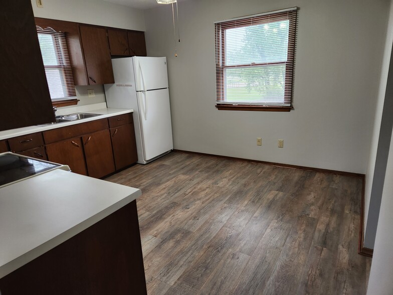 Kitchen2 - 182 8th Ave