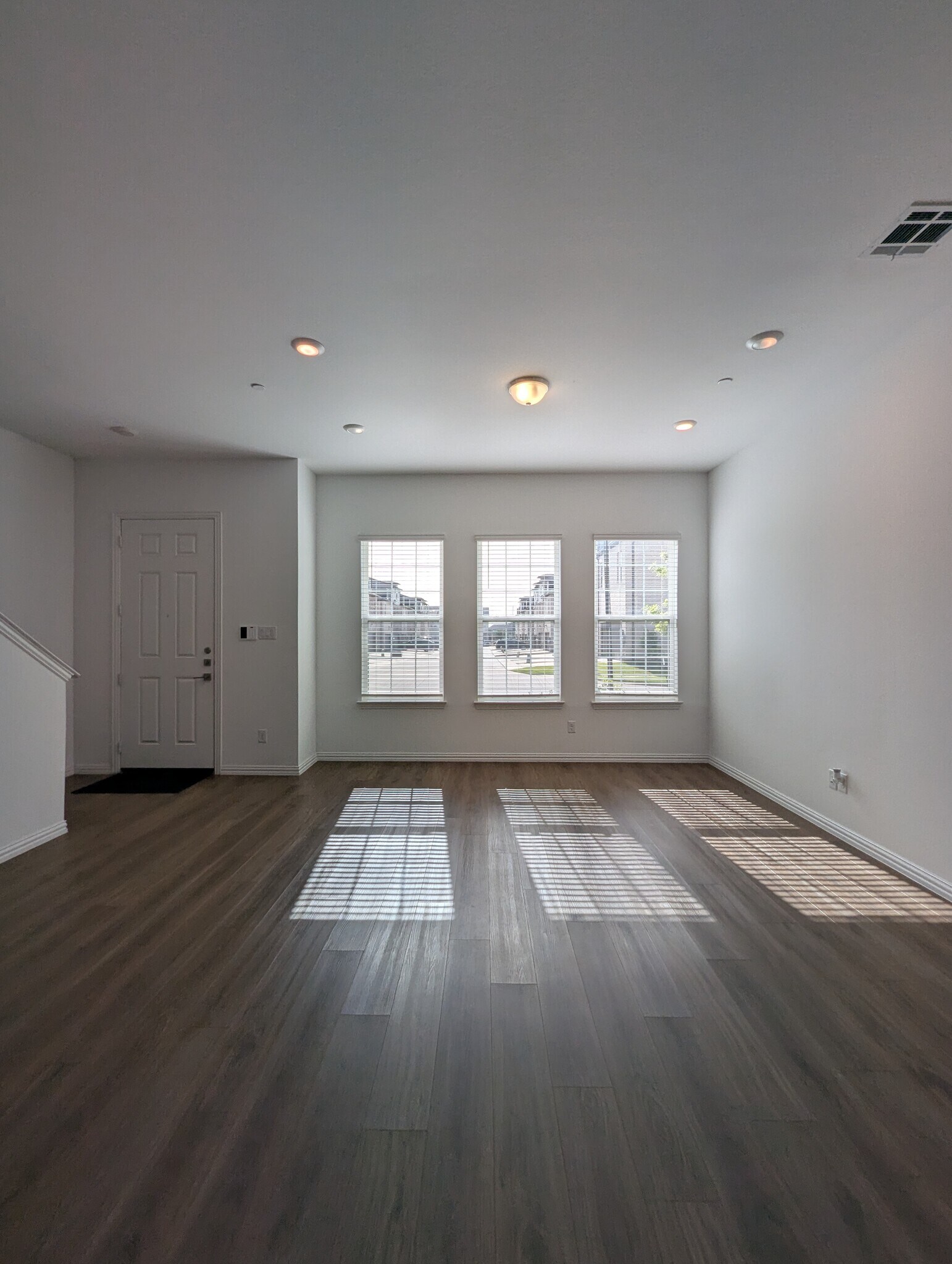 Entry & Living - 2257 Adena Springs Dr