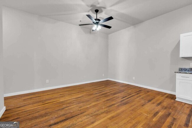 Building Photo - 86 S Forest Ave