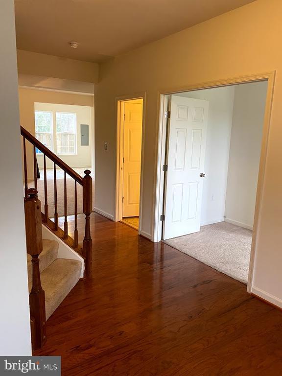 Building Photo - 120 Woodman Ct