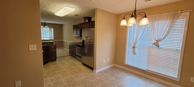 Building Photo - 4 Bedroom/ 2 Bath Home close to Fort Benning