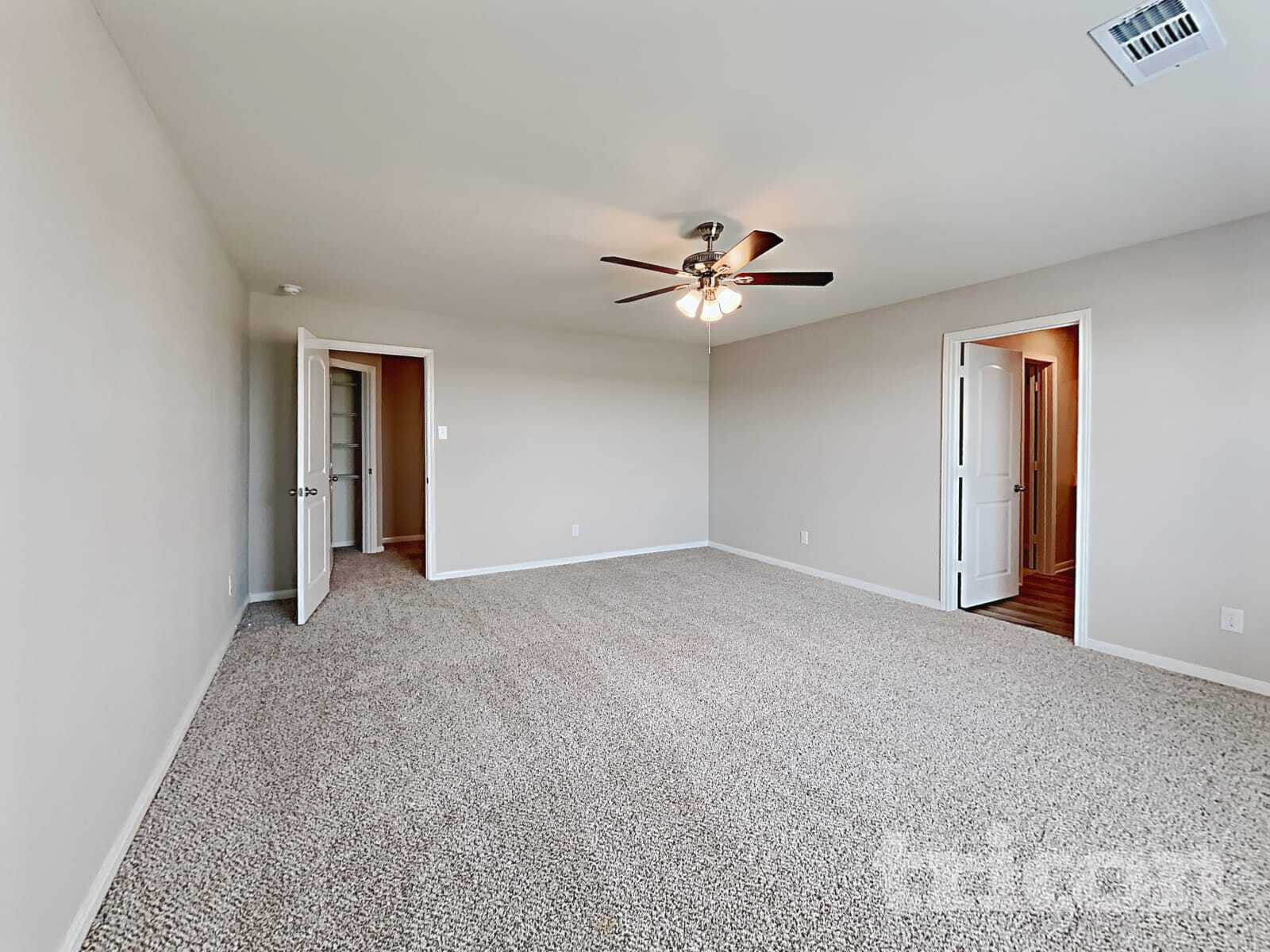 Building Photo - 824 Clark Dr