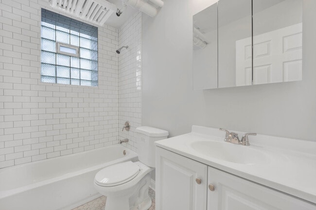 Building Photo - 4454 W Parker Ave