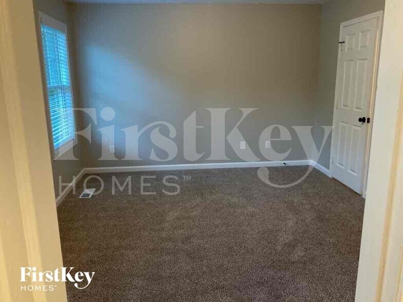 Building Photo - 58 Fairview Oak Trce