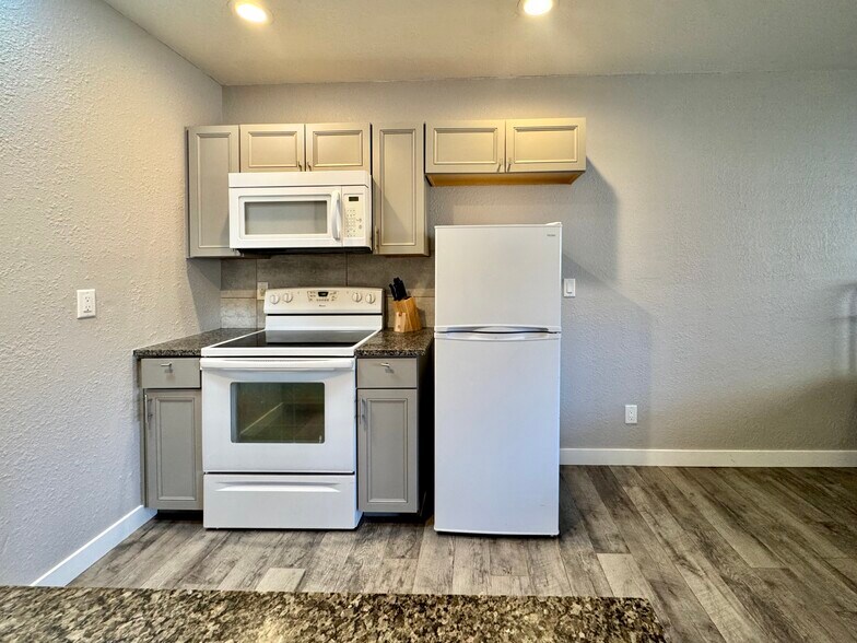 Building Photo - 3767 Kicking Horse Dr