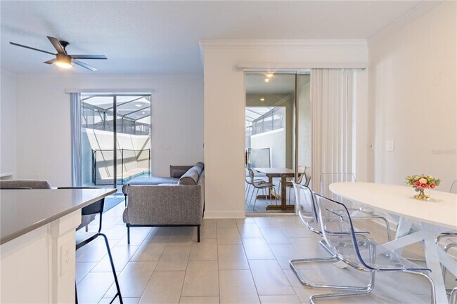 Building Photo - 2705 Scrapbook St