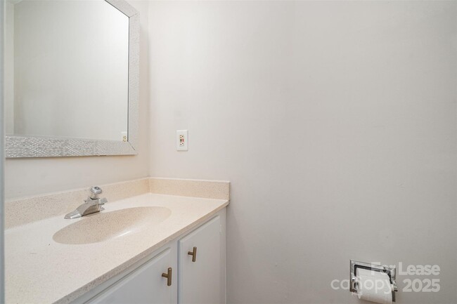 Building Photo - 3312 Heathstead Place