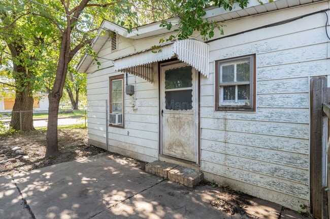 Building Photo - 1160 S Richmond Ave