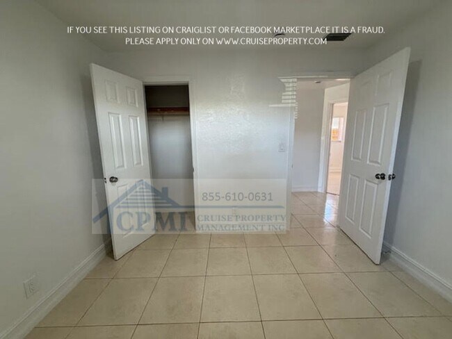 Building Photo - The perfect corner House with 3 beds 2 bat...