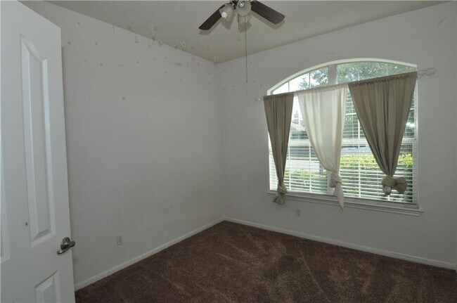 Building Photo - Beautiful home walking distance to Hutto H...