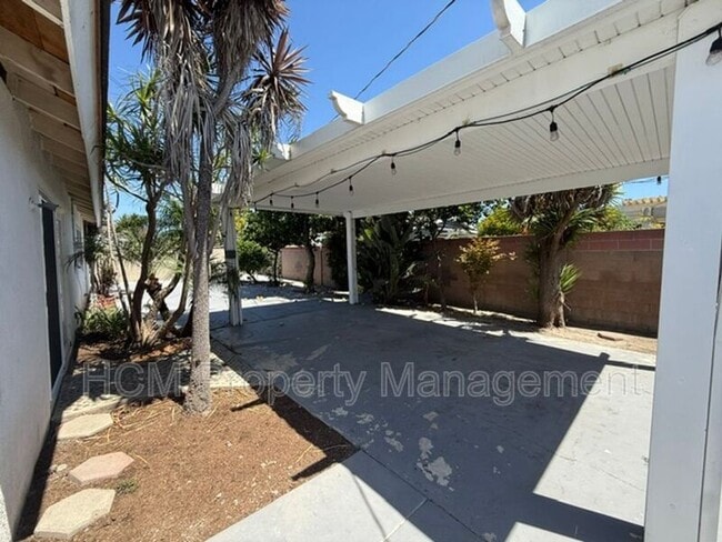 Building Photo - 16402 Birdie Ln