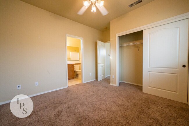 Building Photo - 1717 Glen Dunbar Ln