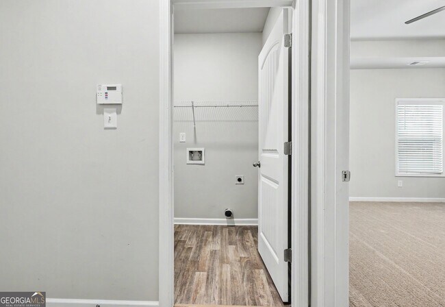 Building Photo - 270 S Ridge