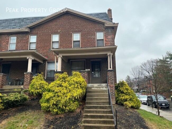 Primary Photo - 828 Dennison Ave