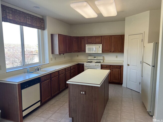 Building Photo - 3525 Big Sky Ct