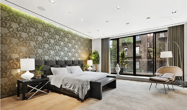 Building Photo - Featured in Architectural Digest, The Observer, and House Beautiful, this one-of-a-kind Washingto...