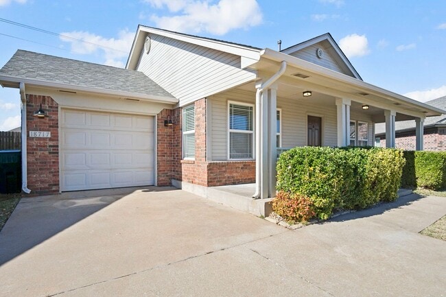 Building Photo - Beautiful 2 Bedroom - 2 Bathroom in Deer C...