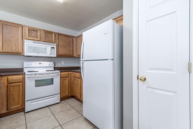 Building Photo - 100 Corwin Dr