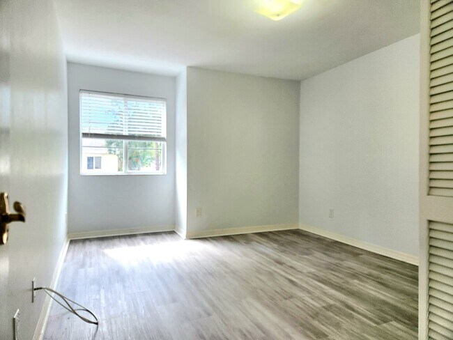 Building Photo - 2820 Citrus Lake Dr