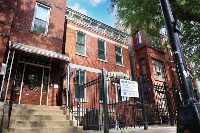 Building Photo - 828 S Loomis St