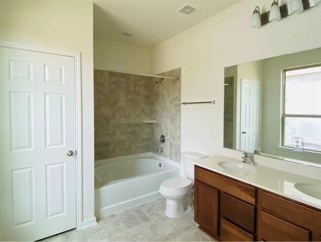 Building Photo - 28319 Aperture Ct