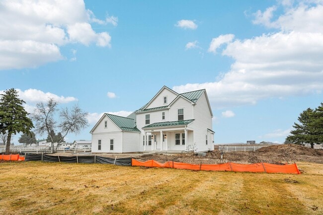 Building Photo - 3916 County Rd F North