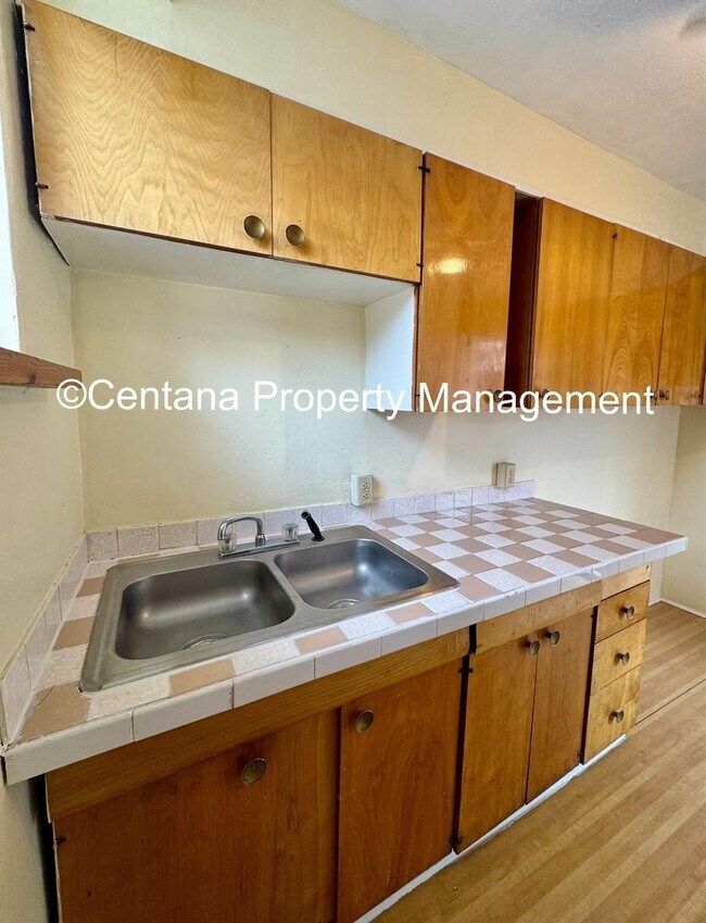 Building Photo - 1265-1265 1/2 Farrell