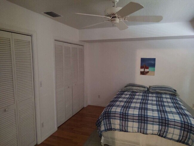 Building Photo - 997 Spinnaker Ct