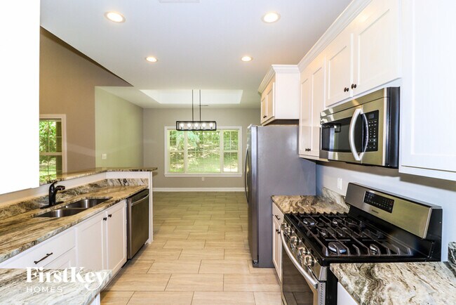 Building Photo - 71 Emily Cove