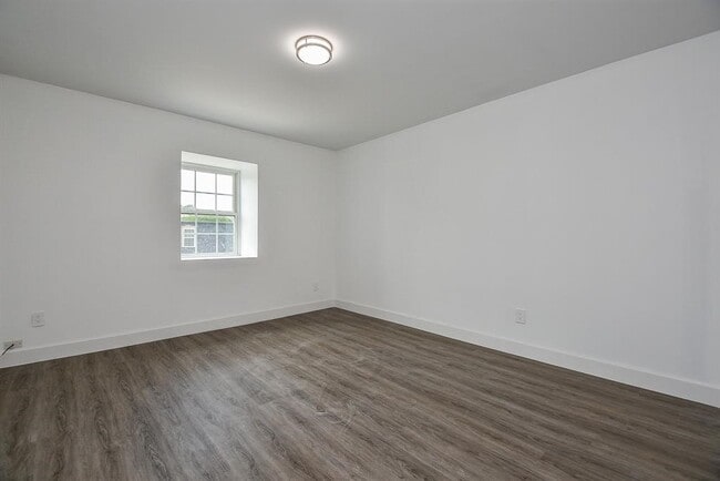 Building Photo - 357 N Post Oak Ln