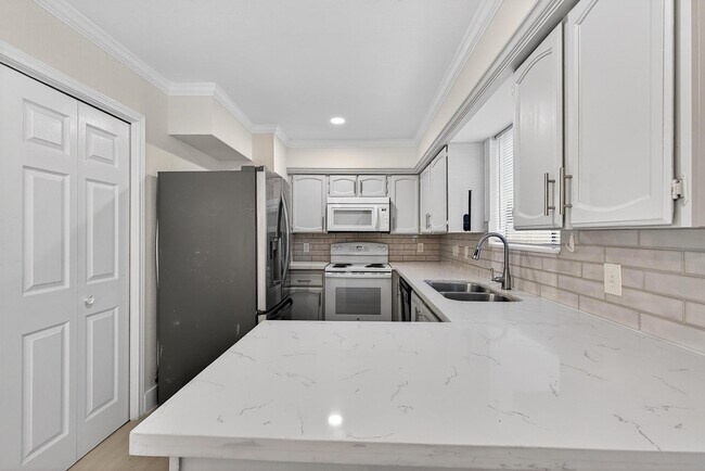 Building Photo - 1221 Cedar Post Ln