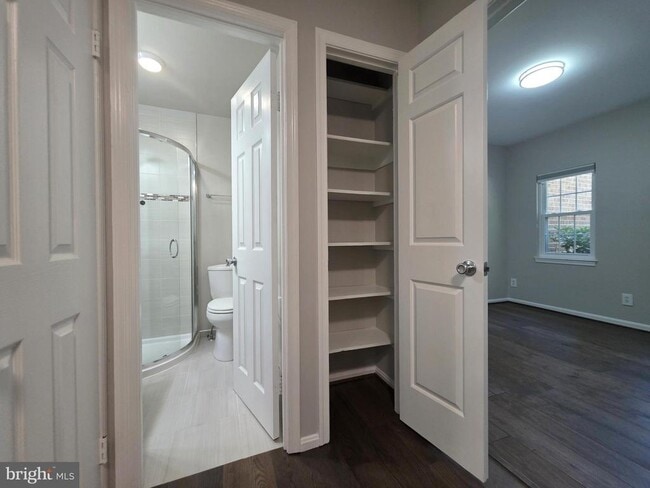 Building Photo - 10414 Parthenon Ct