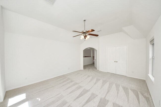 Building Photo - 3811 Parkside Dr