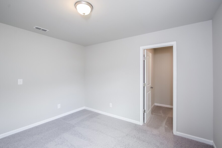 Building Photo - 207 Shalako Ln