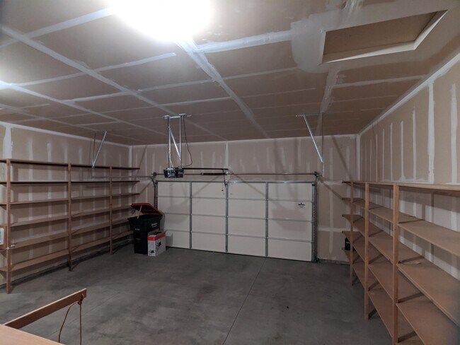 Building Photo - 611 N Kayden Way