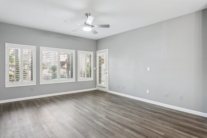 Building Photo - 14000 N 94th St