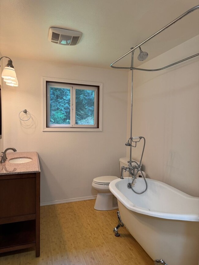 Building Photo - Cozy one story home on beautiful close to town acreage.