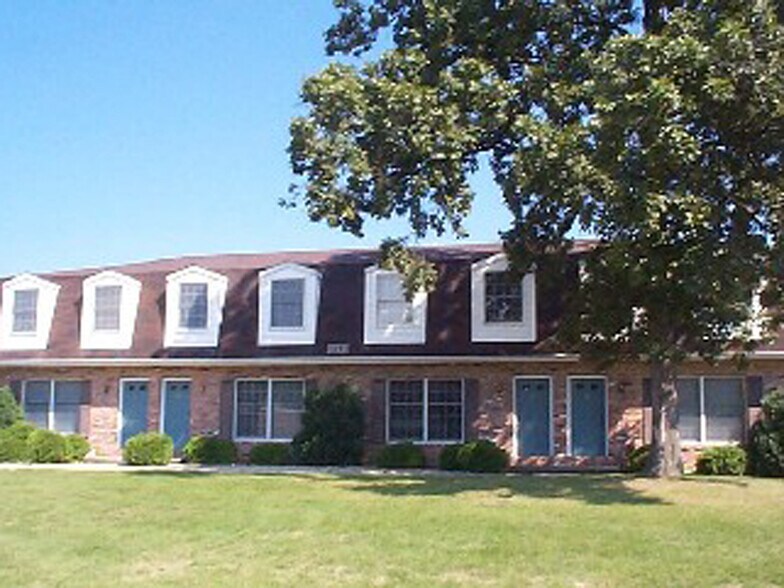 Building Photo - 807 E Franklin St
