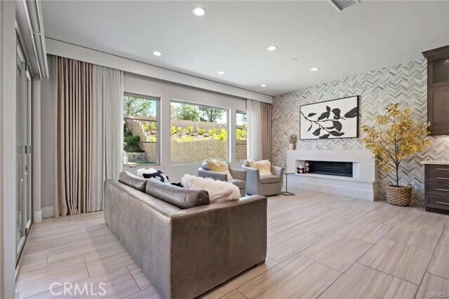 Building Photo - 52 Pedigree