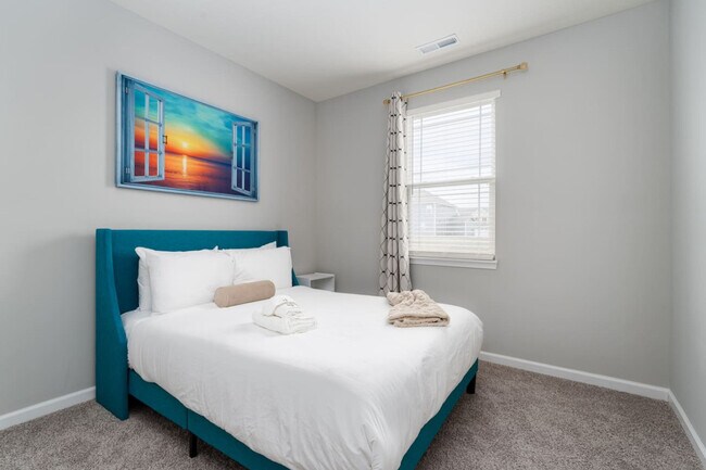 Building Photo - 2396 Pinehurst Dr