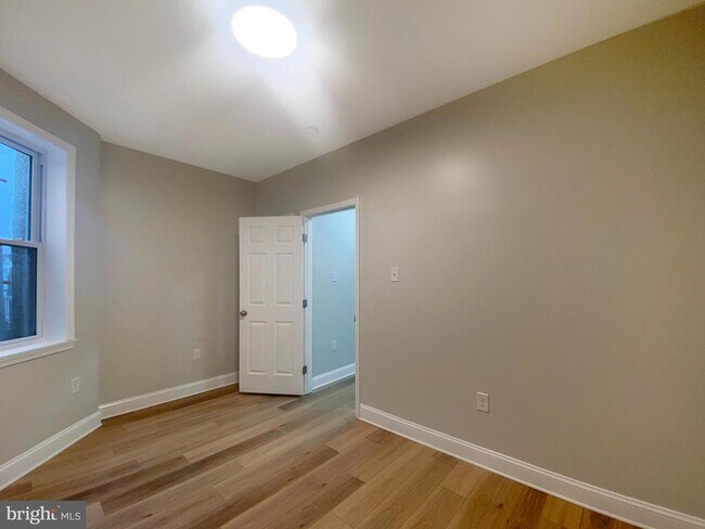 Building Photo - 5860 Osage Ave