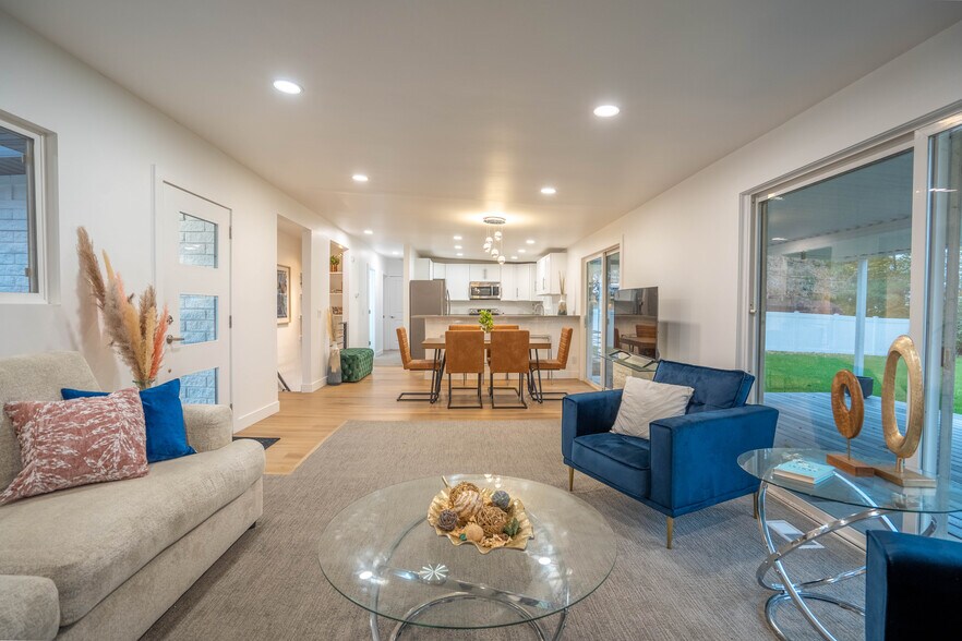 Building Photo - 961 E 5650 S