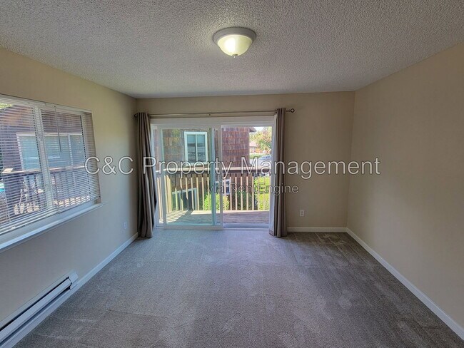 Building Photo - 1506 Parkway Dr