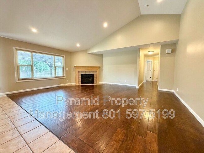 Building Photo - 961 Golden Pheasant Dr